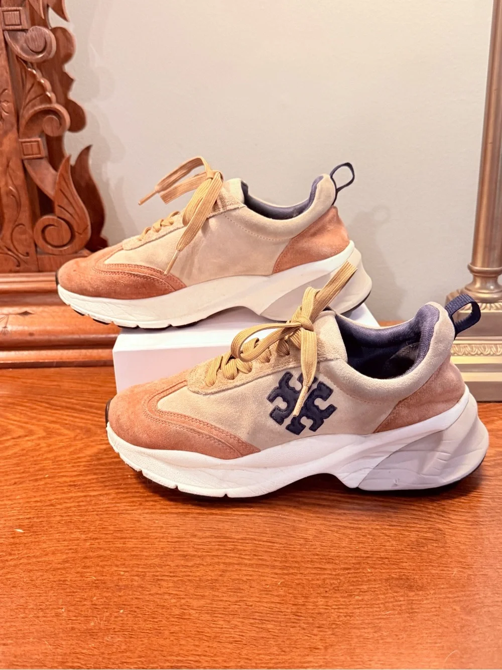Tory Burch Good Luck Trainer / Nat Suede  Cream/Navy/Pink Moon Size 6 $328